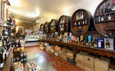 CAVE A VIN DE CARACTERE ET EPICERIE FINE – MARSEILLE